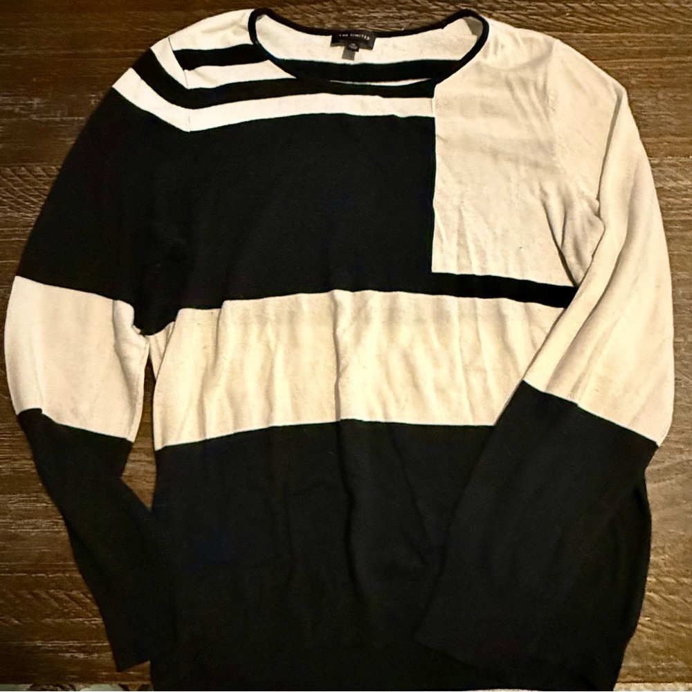The Limited Black and White Womens Sweater